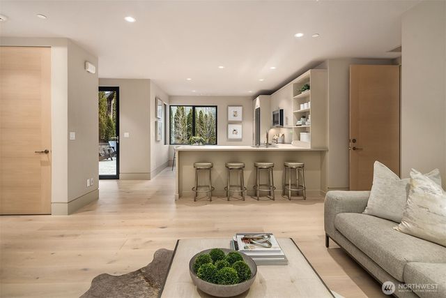 9630 SE 5th Street, Bellevue, WA 98004