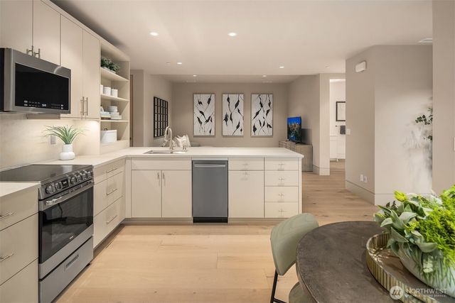 9630 SE 5th Street, Bellevue, WA 98004