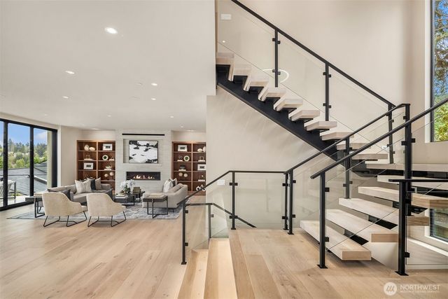 9630 SE 5th Street, Bellevue, WA 98004