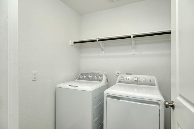 205 Arnage DR, Hutto, TX 78634