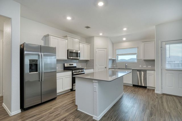 205 Arnage DR, Hutto, TX 78634