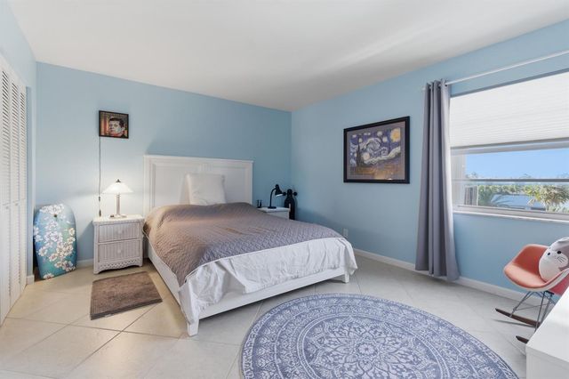 3581 S Ocean Boulevard Apt 4e, South Palm Beach, FL 33480