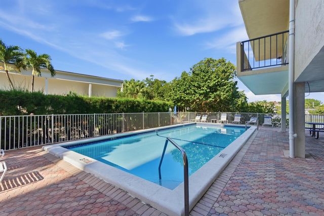 3581 S Ocean Boulevard Apt 4e, South Palm Beach, FL 33480