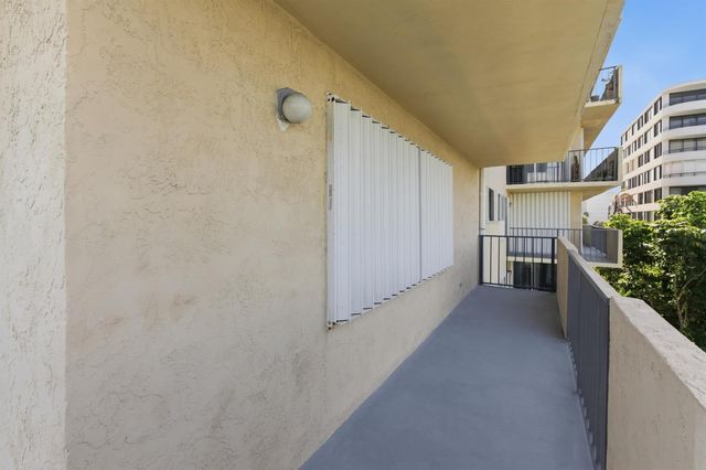 3581 S Ocean Boulevard Apt 4e, South Palm Beach, FL 33480