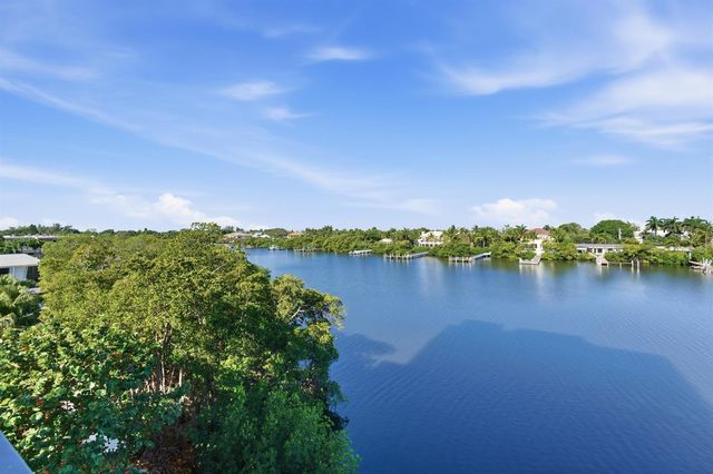 3581 S Ocean Boulevard Apt 4e, South Palm Beach, FL 33480