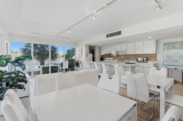 3581 S Ocean Boulevard Apt 4e, South Palm Beach, FL 33480