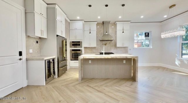 8865 LA TERRAZZA Place, Jacksonville, FL 32217