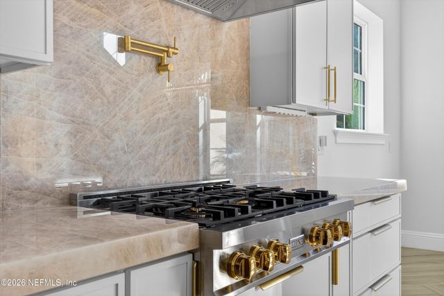 8865 LA TERRAZZA Place, Jacksonville, FL 32217