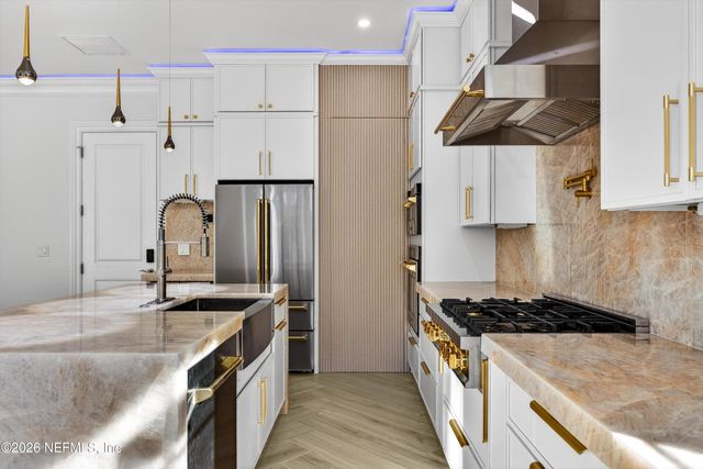 8865 LA TERRAZZA Place, Jacksonville, FL 32217