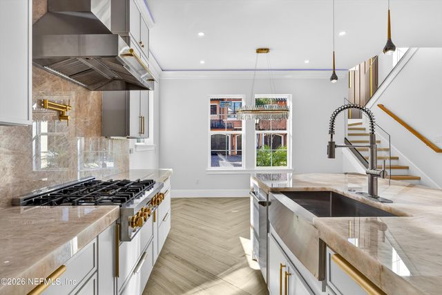 8865 LA TERRAZZA Place, Jacksonville, FL 32217