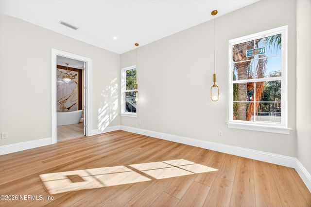 8865 LA TERRAZZA Place, Jacksonville, FL 32217