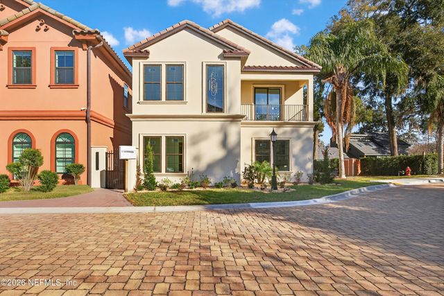 8865 LA TERRAZZA Place, Jacksonville, FL 32217