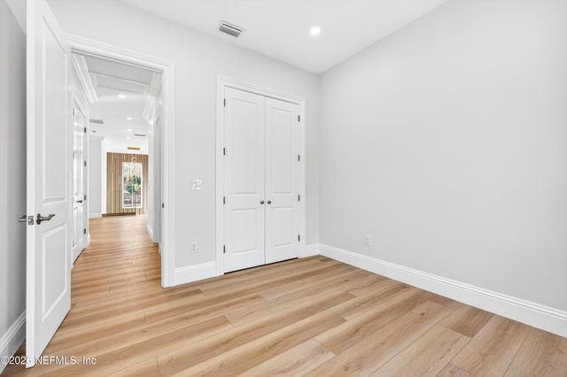 8865 LA TERRAZZA Place, Jacksonville, FL 32217