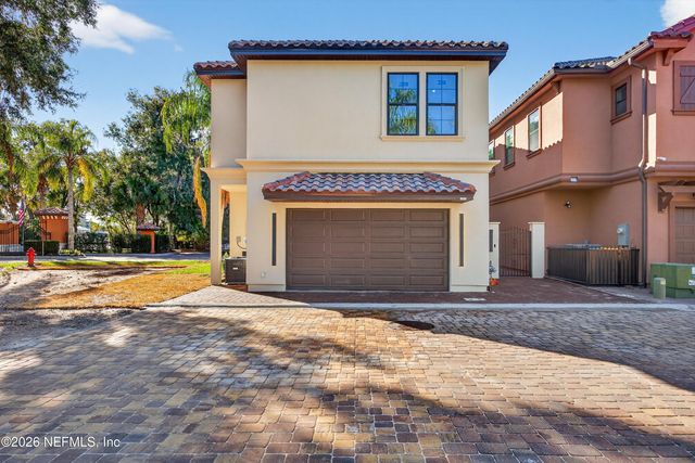 8865 LA TERRAZZA Place, Jacksonville, FL 32217