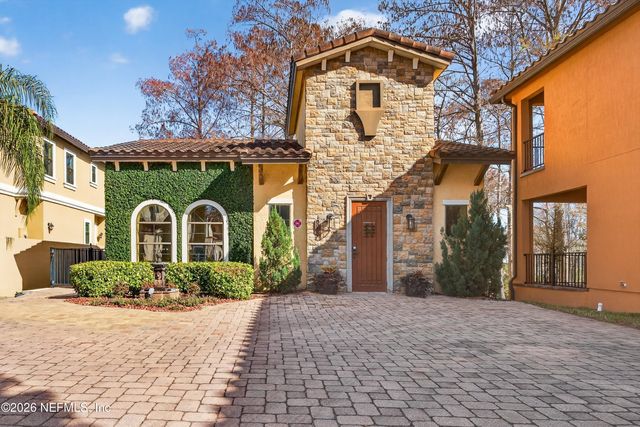 8865 LA TERRAZZA Place, Jacksonville, FL 32217