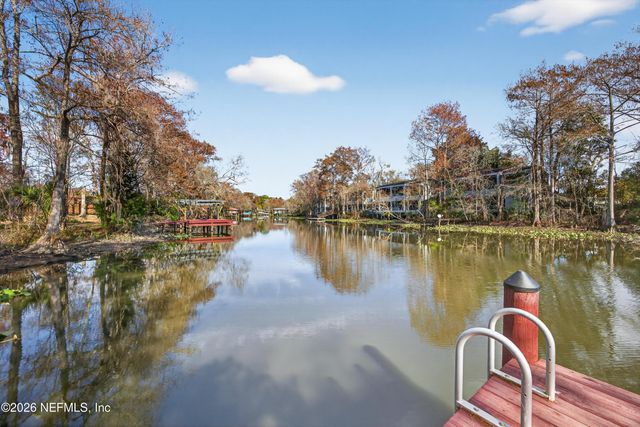 8865 LA TERRAZZA Place, Jacksonville, FL 32217