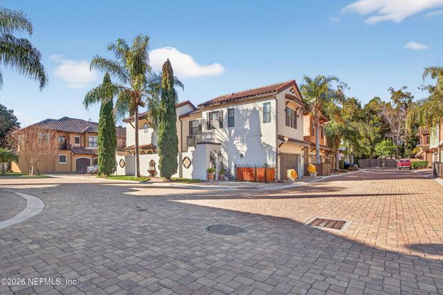 8865 LA TERRAZZA Place, Jacksonville, FL 32217