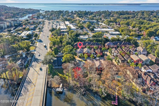 8865 LA TERRAZZA Place, Jacksonville, FL 32217