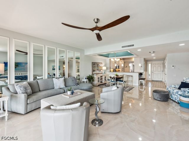 232 La Peninsula BLVD 232, Naples, FL 34113