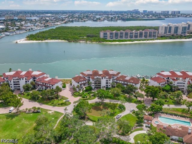 232 La Peninsula BLVD 232, Naples, FL 34113