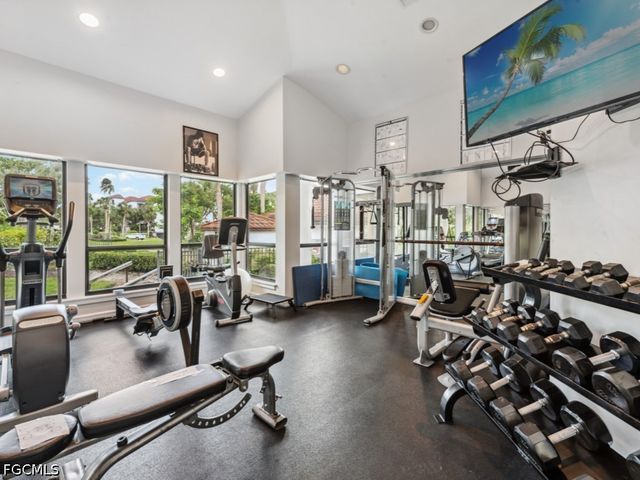 232 La Peninsula BLVD 232, Naples, FL 34113