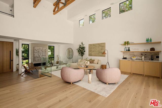 255 S Bentley Avenue, Los Angeles, CA 90049