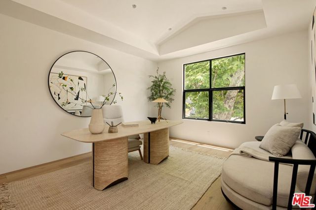255 S Bentley Avenue, Los Angeles, CA 90049