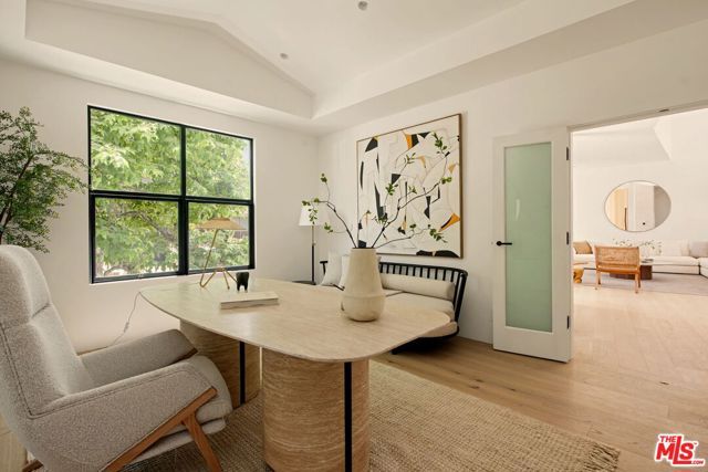 255 S Bentley Avenue, Los Angeles, CA 90049