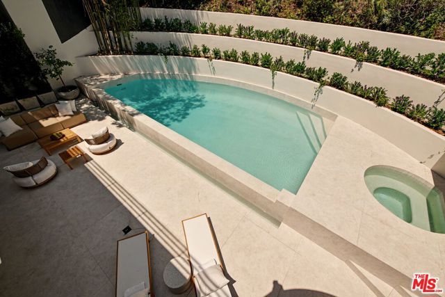 255 S Bentley Avenue, Los Angeles, CA 90049