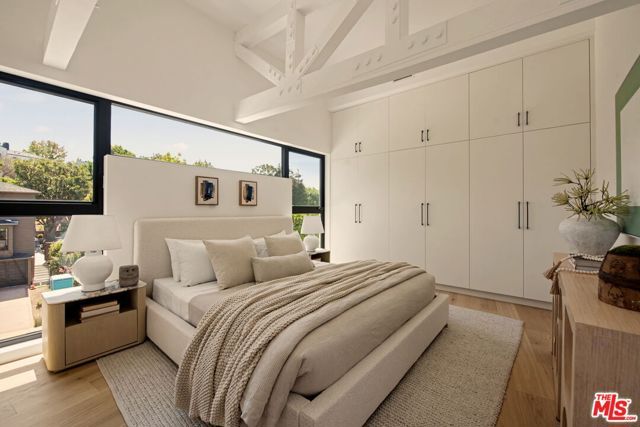 255 S Bentley Avenue, Los Angeles, CA 90049