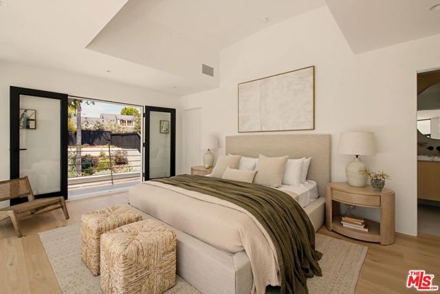 255 S Bentley Avenue, Los Angeles, CA 90049