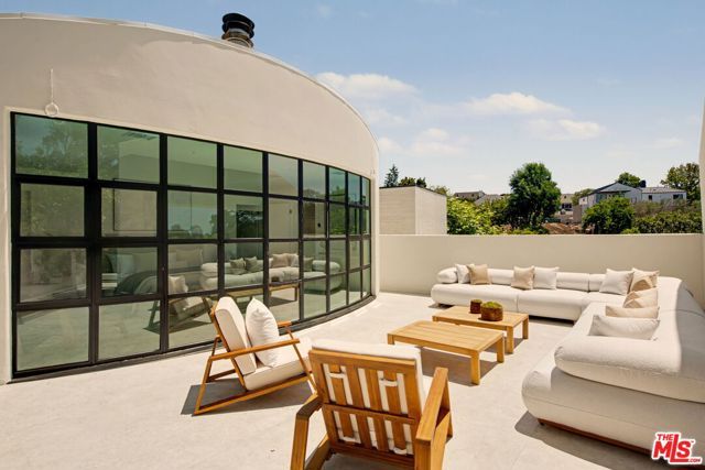 255 S Bentley Avenue, Los Angeles, CA 90049