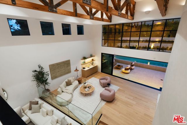 255 S Bentley Avenue, Los Angeles, CA 90049