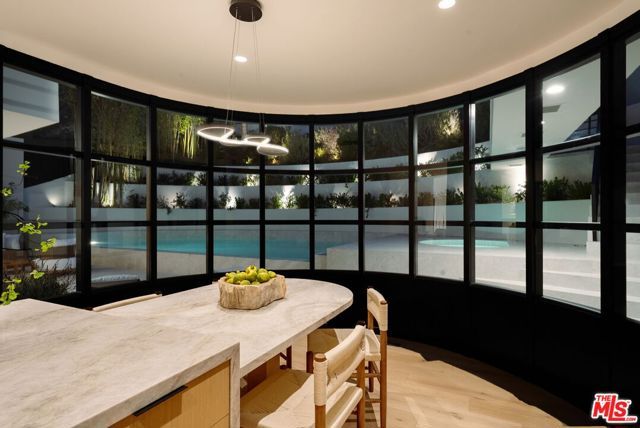 255 S Bentley Avenue, Los Angeles, CA 90049
