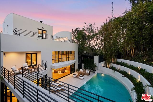 255 S Bentley Avenue, Los Angeles, CA 90049