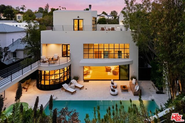 255 S Bentley Avenue, Los Angeles, CA 90049