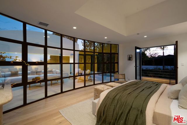 255 S Bentley Avenue, Los Angeles, CA 90049