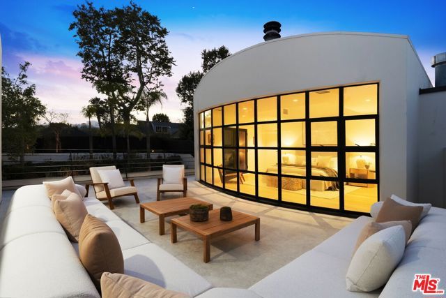 255 S Bentley Avenue, Los Angeles, CA 90049
