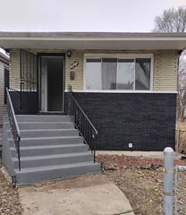 10214 S La Salle Street, Chicago, IL 60628