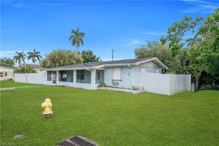 77 Glenmont DR W, North Fort Myers, FL 33917
