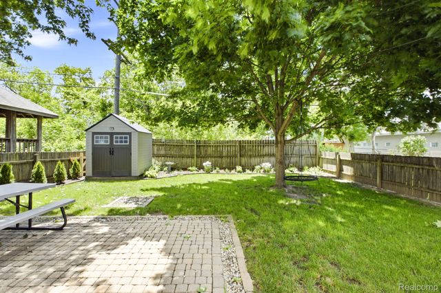 2504 John L Street, Port Huron, MI 48060