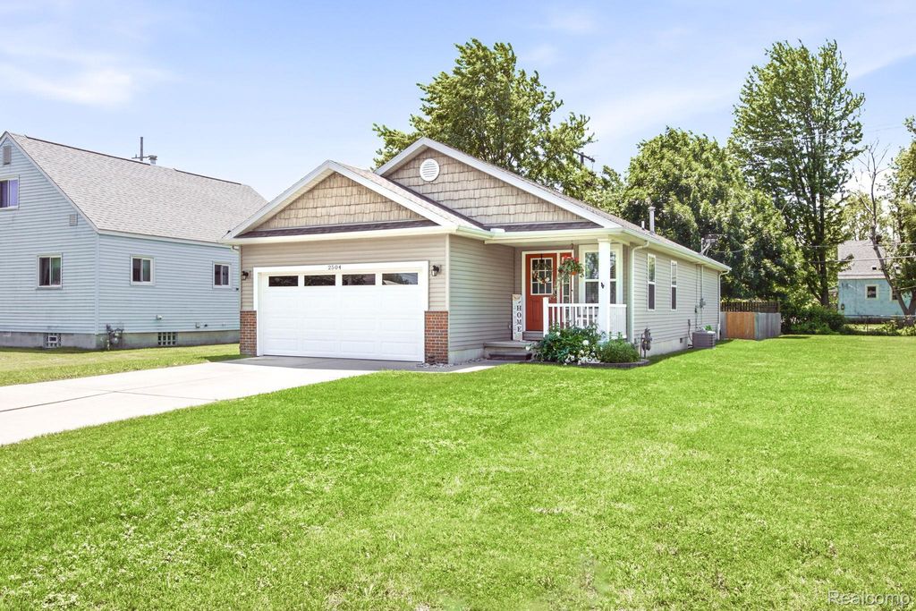 2504 John L Street, Port Huron, MI 48060