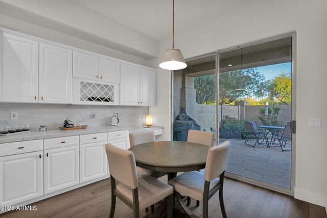 15240 N CLUBGATE Drive 111, Scottsdale, AZ 85254