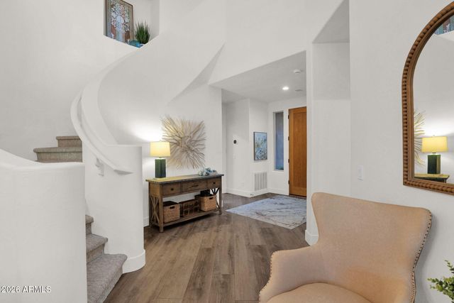 15240 N CLUBGATE Drive 111, Scottsdale, AZ 85254