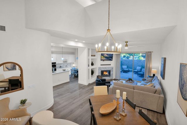 15240 N CLUBGATE Drive 111, Scottsdale, AZ 85254