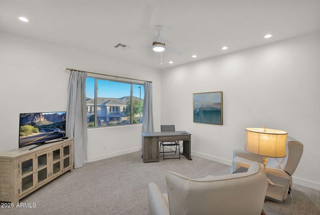 15240 N CLUBGATE Drive 111, Scottsdale, AZ 85254