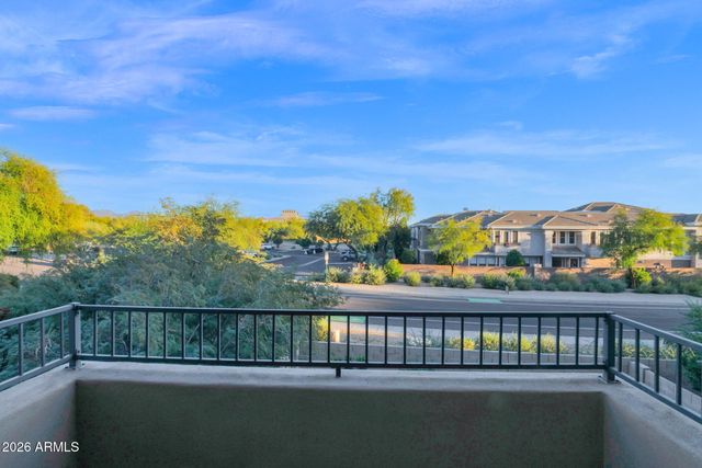 15240 N CLUBGATE Drive 111, Scottsdale, AZ 85254