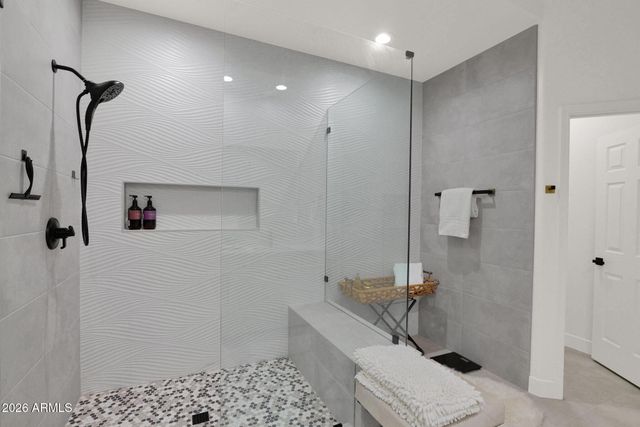 15240 N CLUBGATE Drive 111, Scottsdale, AZ 85254