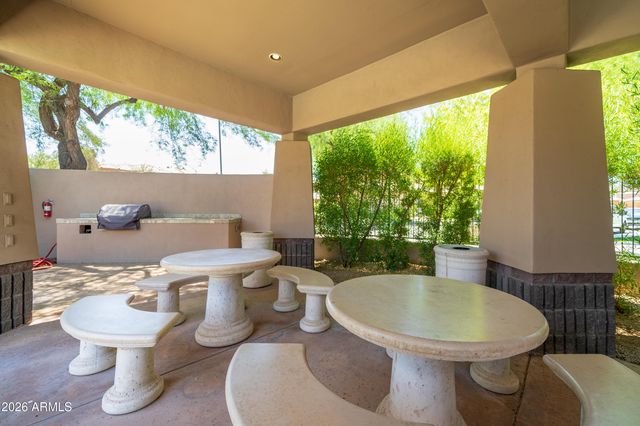 15240 N CLUBGATE Drive 111, Scottsdale, AZ 85254