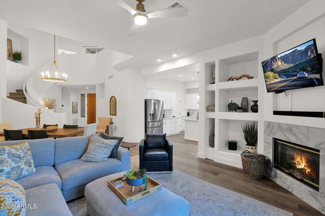 15240 N CLUBGATE Drive 111, Scottsdale, AZ 85254